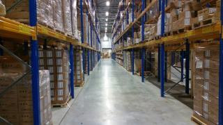 Logistique entrepôt, organiser zones, flux et métiers